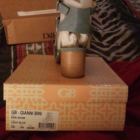 Sandal - Picture 2 of 5